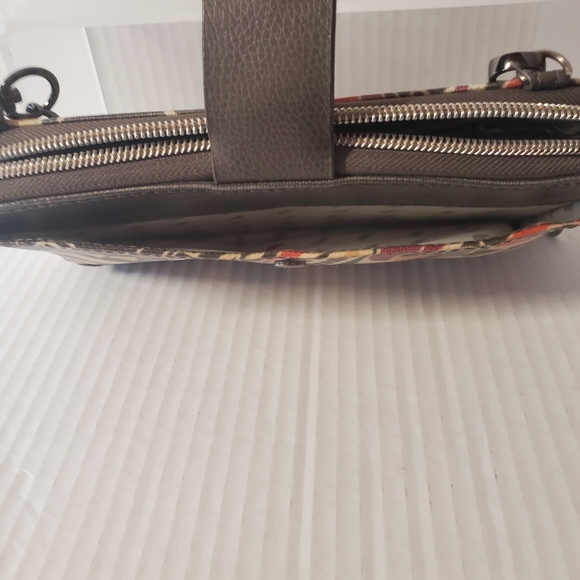 Sakroots Iris Coated Canvas Smartphone Wallet Crossbody Chain Strap Zipper Close - Picture 10 of 12